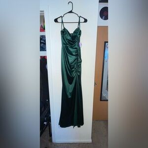 Elegant Green Evening Gown